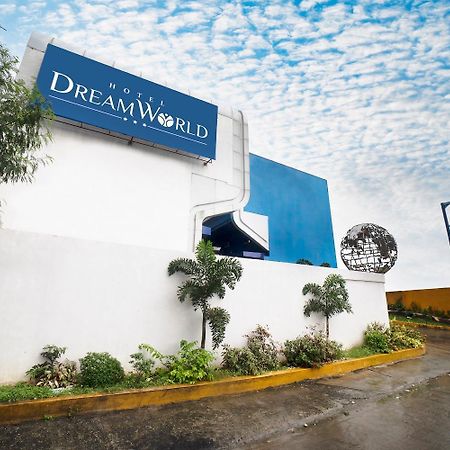 Hotel Dreamworld Las Piñas Exterior photo